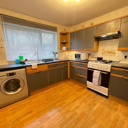 Spacious Bedroom In Beckton 伦敦 外观 照片