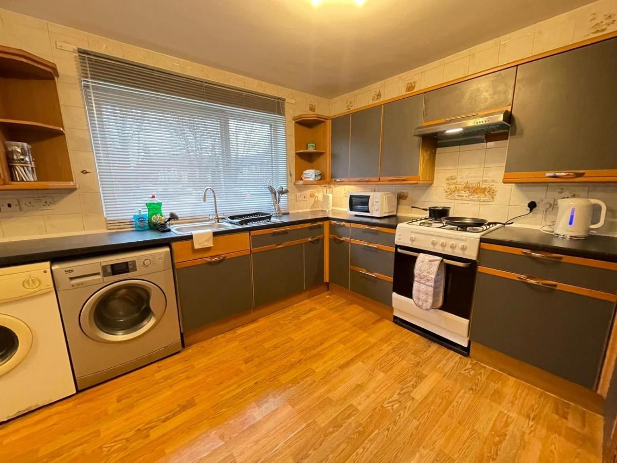 Spacious Bedroom In Beckton 伦敦 外观 照片